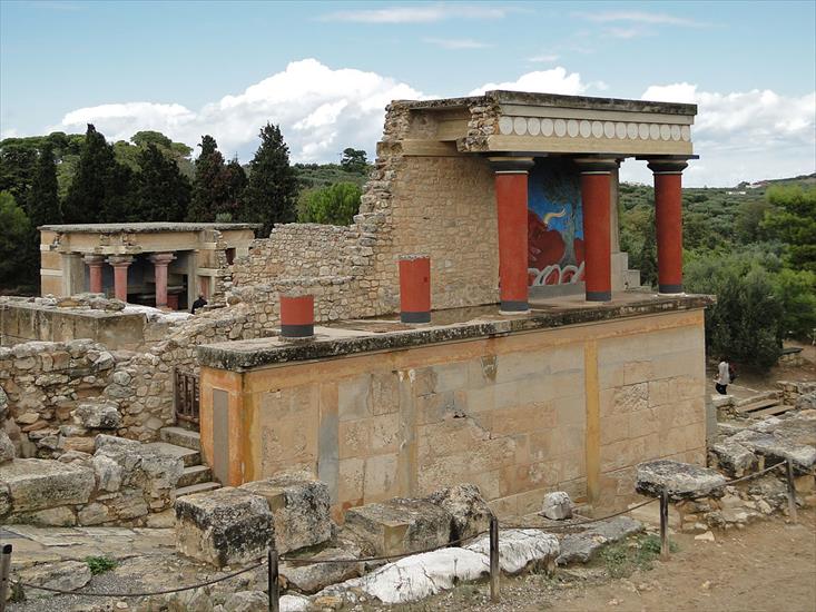Starożytna Grecja ... - 1024px-Knossos_-_North_Portico_02. Wejście północne pałacu w Knossoa.jpg