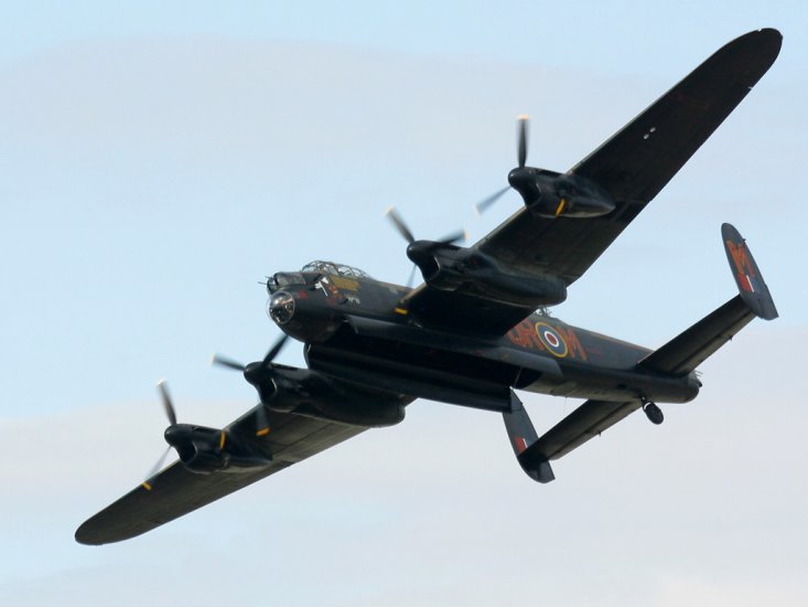 bombowce ll wojna - Avro-Lancaster.jpg
