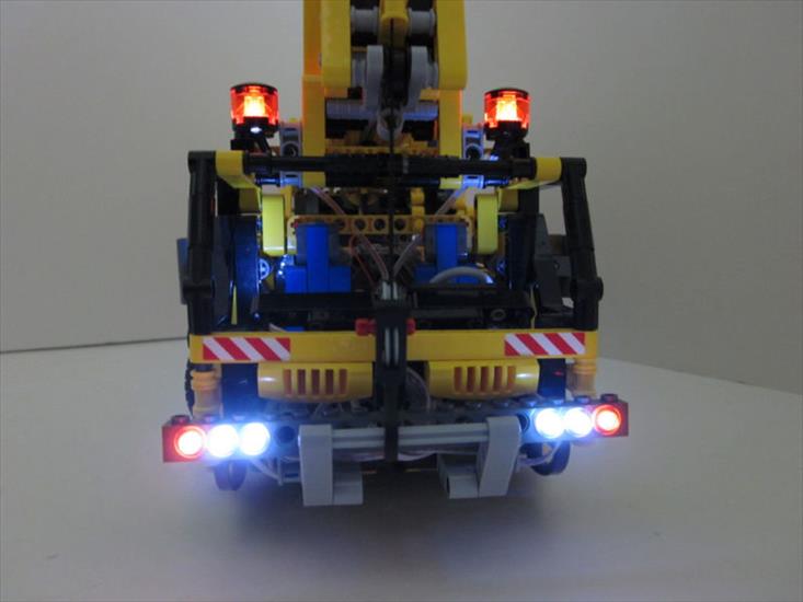 LEGO LEDS - CdH3PwWkKGrHqJ,lQEz3tgWJ4BNDtF,bL_3.jpg