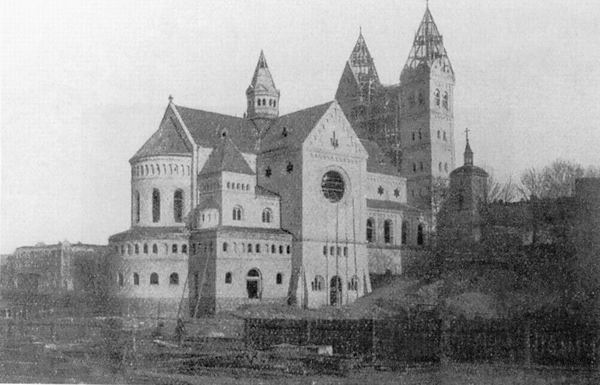 Rozbark - św Jacek w budowie ok 1907.jpg