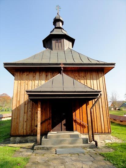 stare koscioly i cerkwie - Cerkiew parafialna prawoslawna  sw.sw. Kosmy i Damiana w Batnem 3.JPG