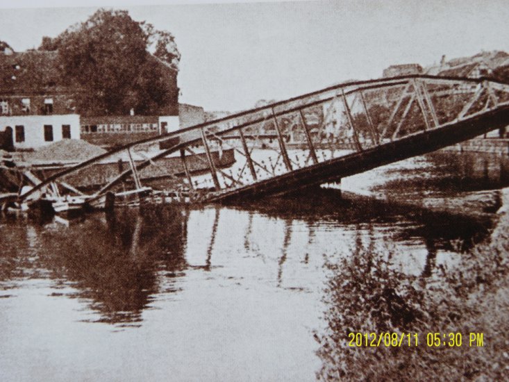 Mosty Bydgoskie - Bydgoszcz , zniszczony przez Niemców most Bernardyński w 1945r.JPG