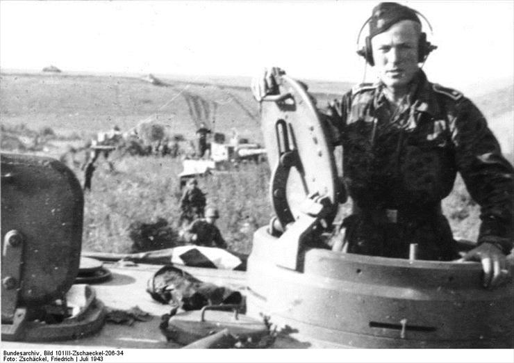 Foto II W.Ś - Bundesarchiv_Bild_101III-Zschaeckel-206-34,_Schlacht_um_Kursk,_Panzer_VI_Tiger_I.jpg