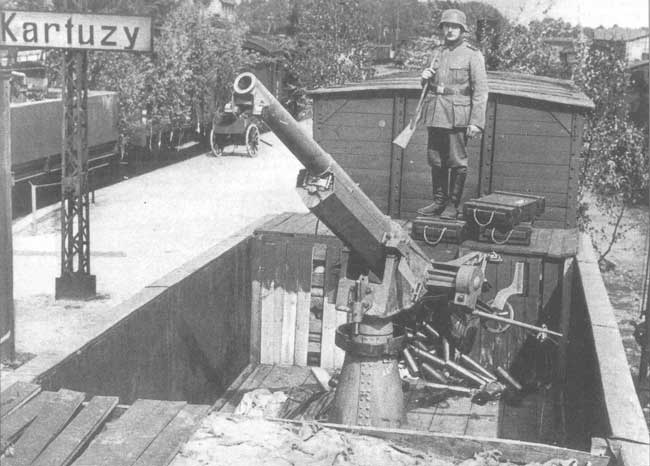 Polskie Pociągi Pancerne   Armored Trains of  the World Trains blinds - Panzerzge - pociąg pancerny zdobyty w 1939.jpg