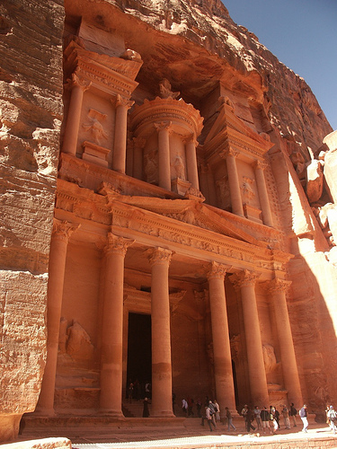znane zabytki - Petra starożytny kompleks miejski i świątynny Petra w Jordanii.jpg
