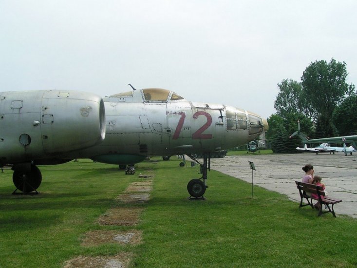 Samolot bombowy Ił-28 Walk Around - il28_pl_16.jpg