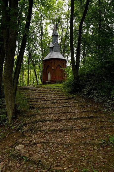 Kościoły   i kapliczki przydrożne w Polsce mało znane - kapliczka GLOTOWO koło Dobrego Miasta.jpg